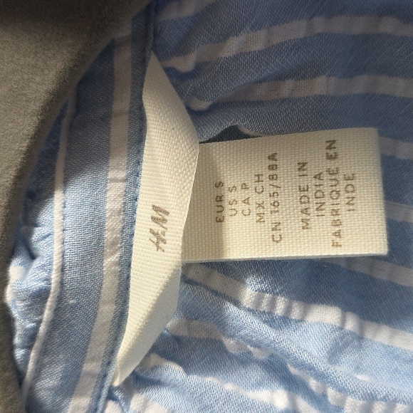 H&M Blue & White Stripe Pullover Top.  Size Small.  New With Tag. - Picture 9 of 11